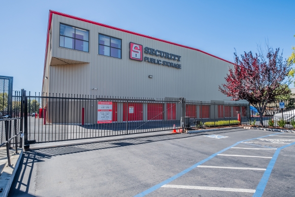Security Public Storage - San Mateo