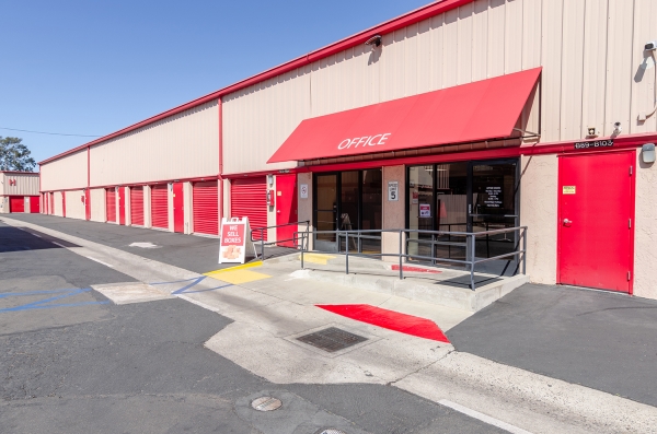 Security Public Storage - Escondido