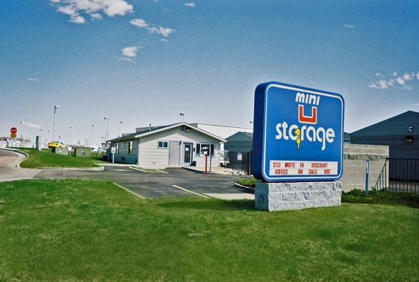 Mini U Storage - Highlands Ranch