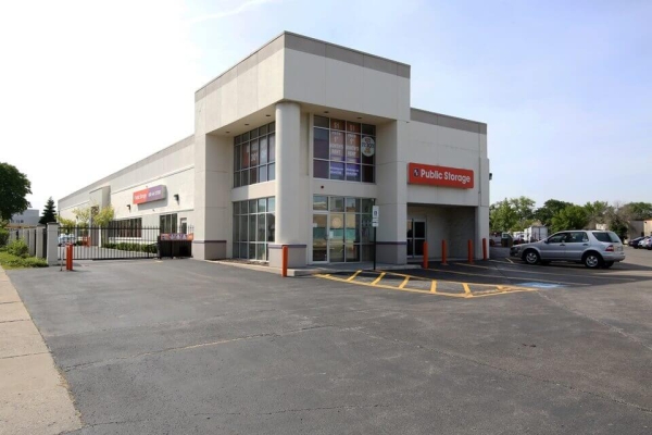 Public Storage - Lincolnwood - 6460 N Lincoln Ave