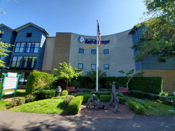 West Coast Self-Storage DuPont