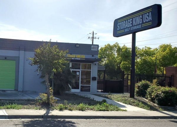Storage King USA - 050 - Stockton, CA - West Lane