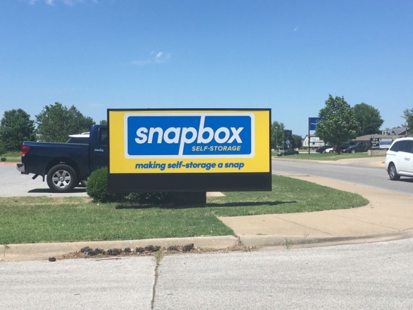 Snapbox Storage 24th St.