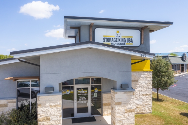 Storage King USA - 102 - Seguin, TX - 1842 I-10