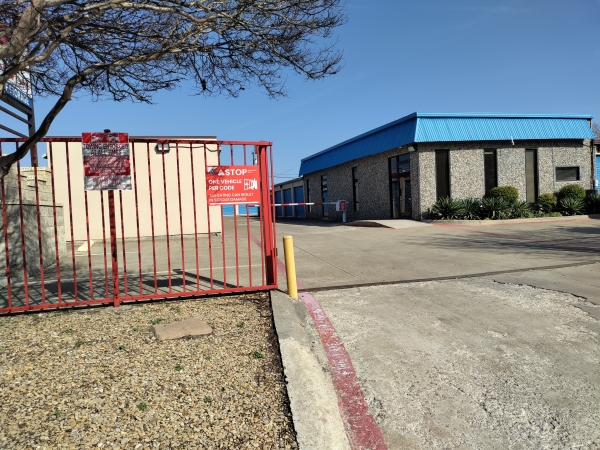 Devon Self Storage - 9158 - E. Rowlett