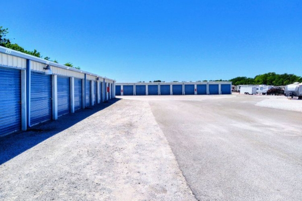 RecNation RV & Boat Storage - Corinth, TX - 2750 W Shady Shores Rd