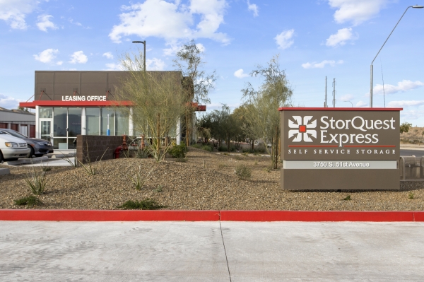 1501 StorQuest Express - Phoenix / 51st