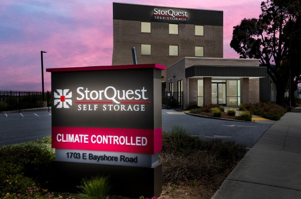 StorQuest - Redwood City / Bayshore