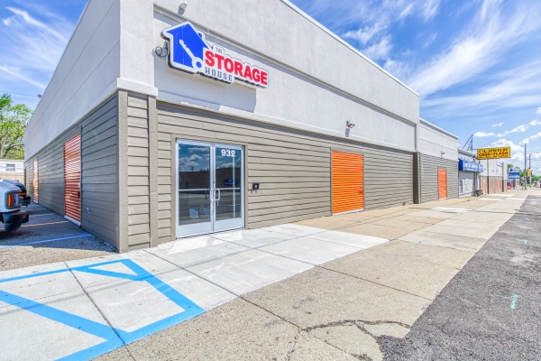 Citizen Storage - Storage House