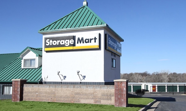 StorageMart - 75th & I-35