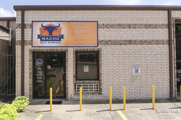 Macho Self Storage - Red Oak