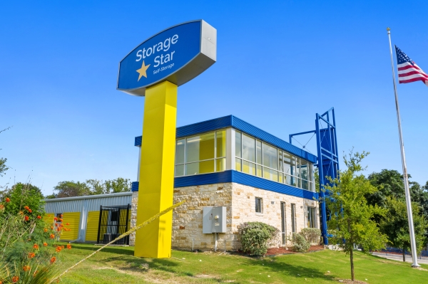 Storage Star San Antonio - DeZavala