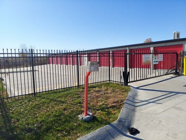 Signature Self Storage-SWIA