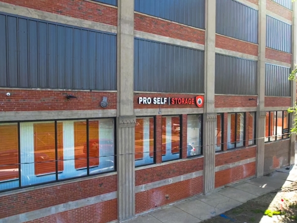 Pro Self Storage - Pilsen