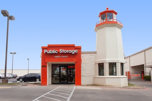 Public Storage - Dallas - 2420 N Haskell Ave