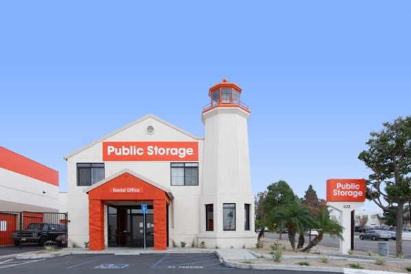 Public Storage - Orange - 623 W Collins Ave