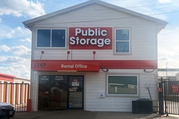 Public Storage - Hurst - 1147 West Hurst Blvd