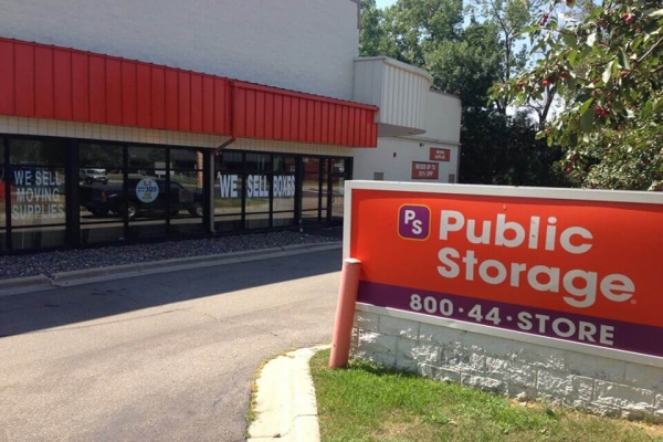 Public Storage - Edina - 4425 West 77th St