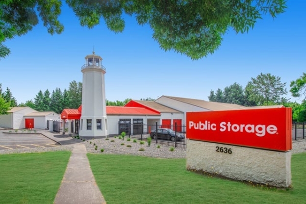 Public Storage - Gresham - 2636 NE Hogan Dr