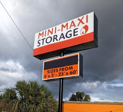 Mini-Maxi Storage