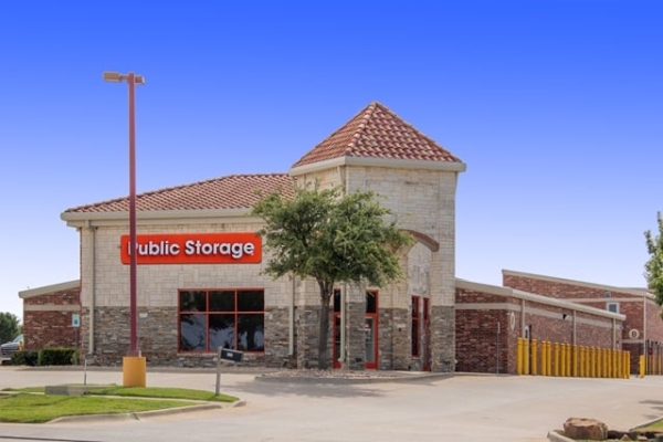 Public Storage - Fort Worth - 8251 N Beach St