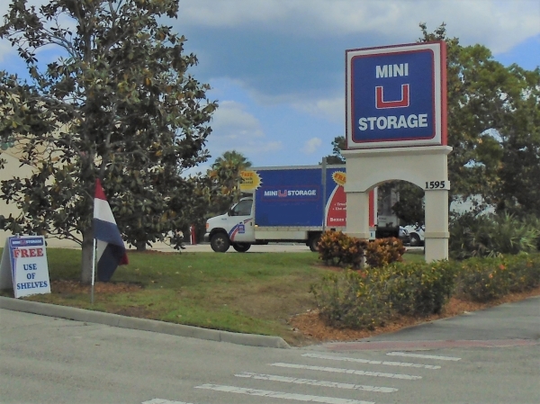 Mini U Storage - Palm Bay