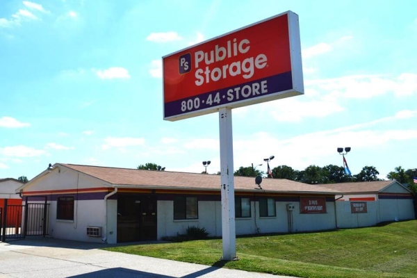 Public Storage - Indianapolis - 8651 E Washington St