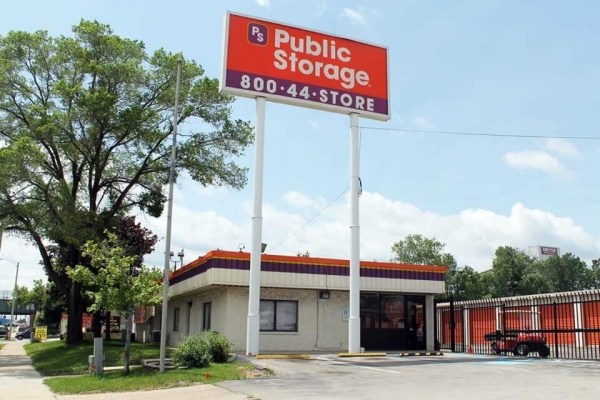 Public Storage - Milwaukee - 535 S 84th Street