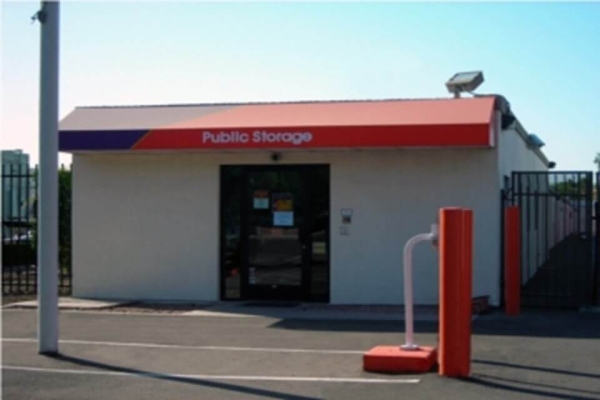 Public Storage - Scottsdale - 8615 E McDowell Rd