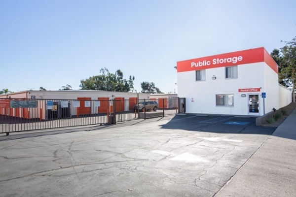 Public Storage - Pasadena - 150 N Halstead Street