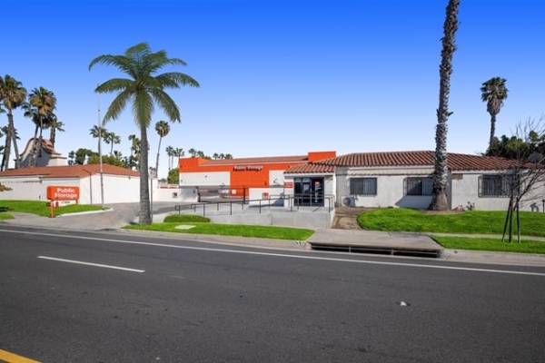 Public Storage - Fountain Valley - 17300 Newhope Street