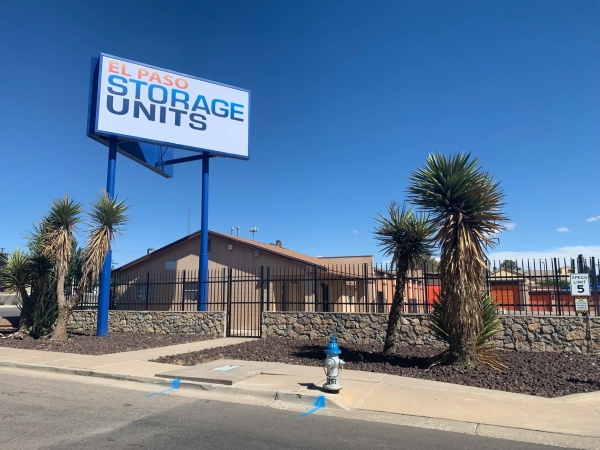 El Paso Storage Units - Crossroads