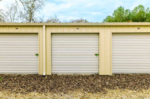 Mini Mall Storage - Conroe - Bryant Rd