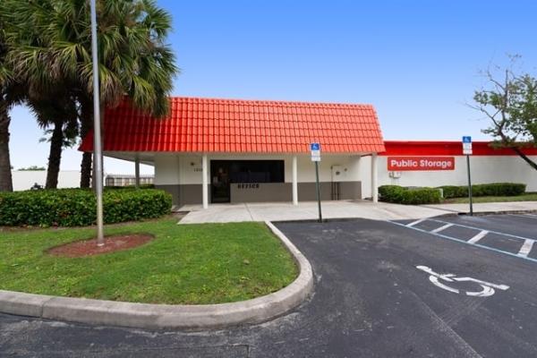 Public Storage - Coral Springs - 12123 West Sample Road