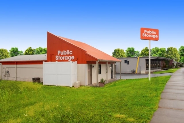 Public Storage - Charlotte - 5748 N Tryon Street
