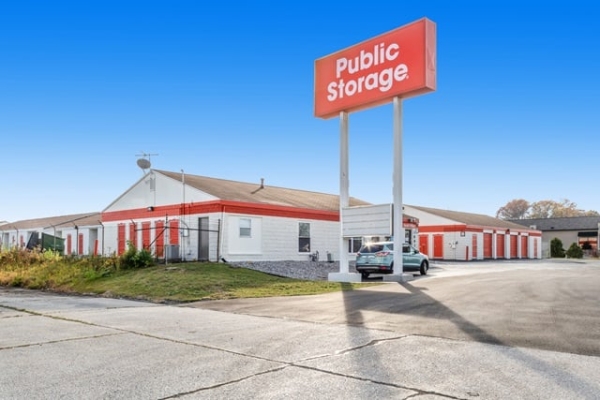 Public Storage - Fort Wayne - 1801 W Coliseum Blvd