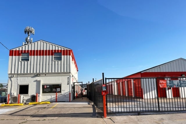 Public Storage - Oklahoma City - 2120 NW 40th St