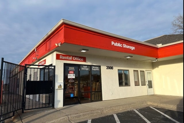 Public Storage - Burnsville - 2000 Old County Rd, 34th Place