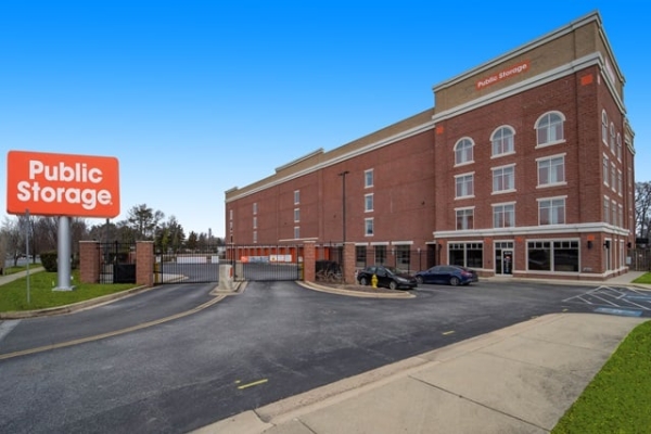 Public Storage - Waldorf - 12120 Pierce Rd