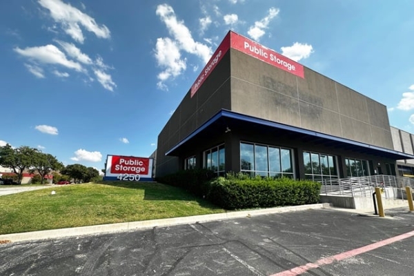 Public Storage - Farmers Branch - 4250 McEwen Rd