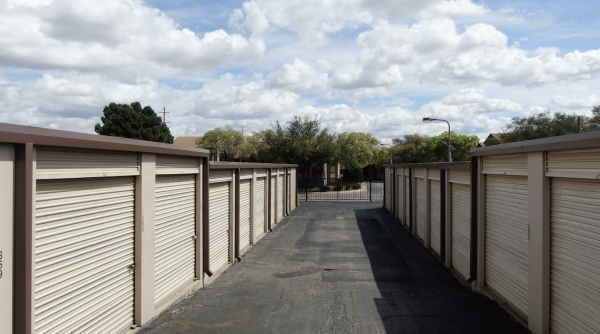 Stonegate Storage