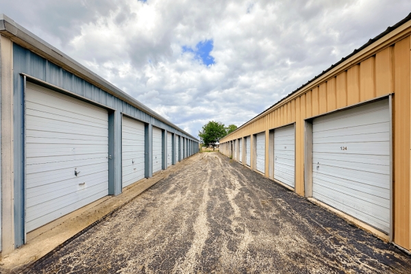 Easy Storage - Crystal Lake