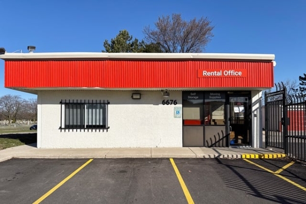 Public Storage - Milwaukee - 6676 W Appleton Ave