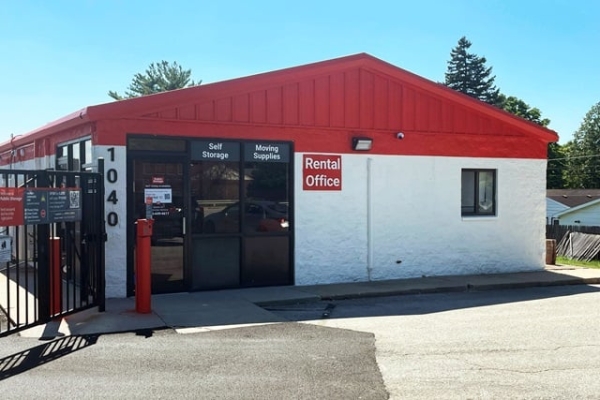 Public Storage - Geneva - 1040 E State Street
