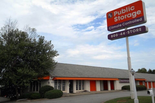 Public Storage - Greenville - 2112 N Pleasantburg Drive