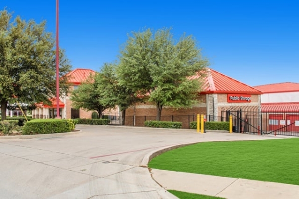 Public Storage - Fort Worth - 6900 Granbury Rd