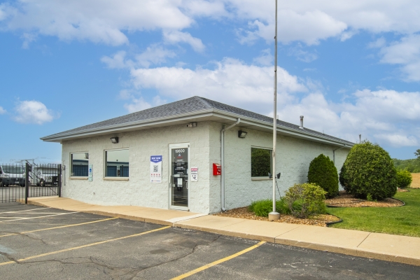 Devon Self Storage - 9136 - Lynwood