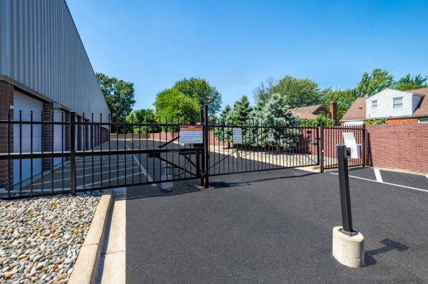Center Line Self Storage