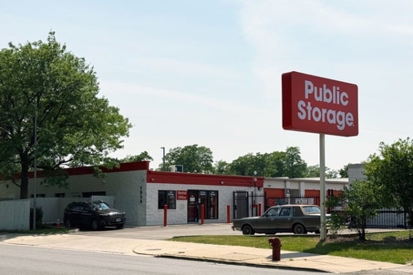 Public Storage - Chicago - 5838 N Pulaski Road