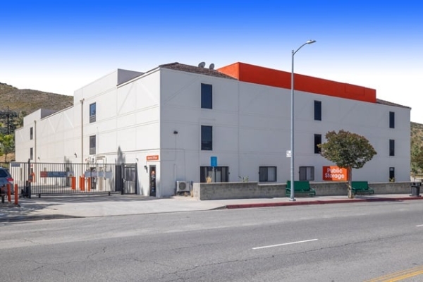 Public Storage - Sunland - 10400 Sunland Blvd